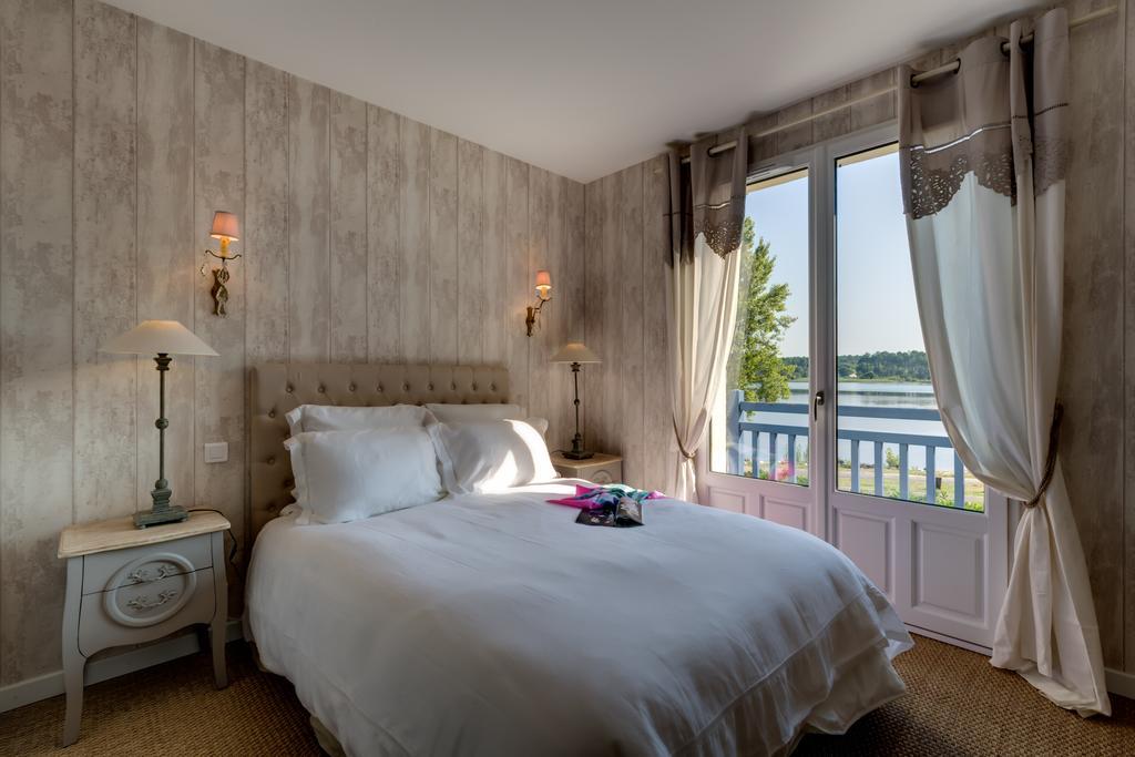 Les Eaux Qui Rient Bed & Breakfast Sanguinet Room photo